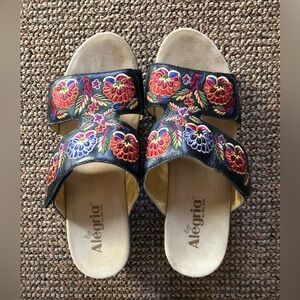Genuine leather slide by Alegria